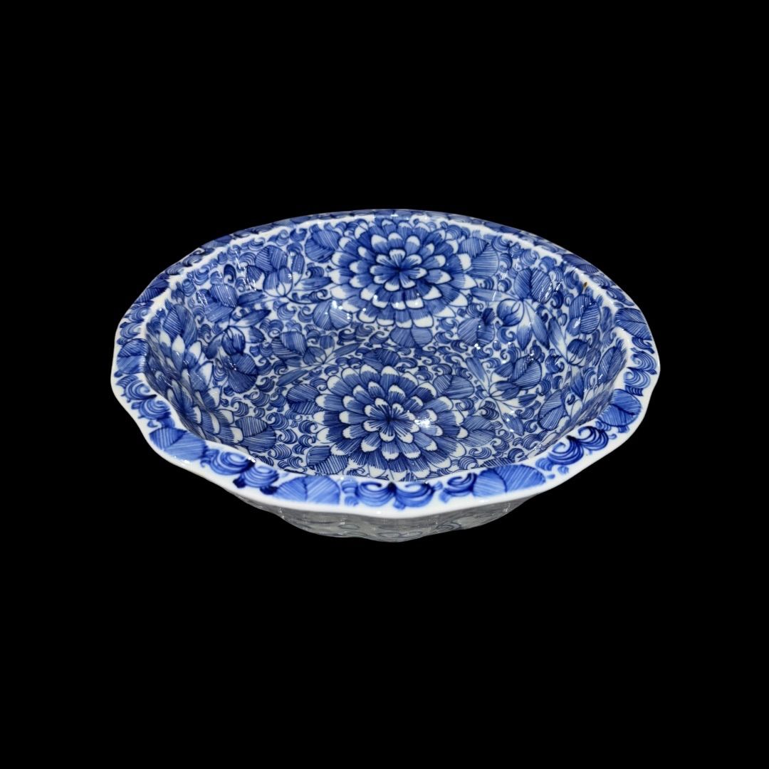明治時代古伊万里染付ベロ藍線描き花にインディアンの図41.9cm大皿
