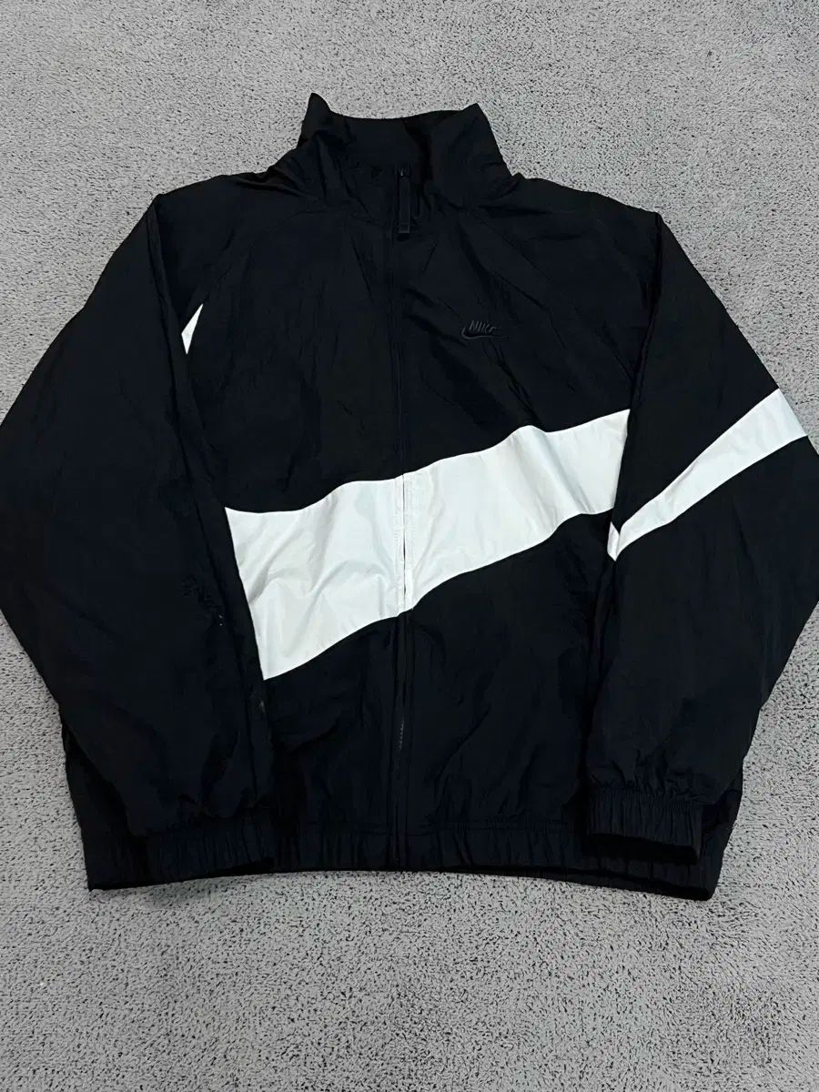 Nike ナイキ ビックスウォッシュ ウインドブレーカー 黒