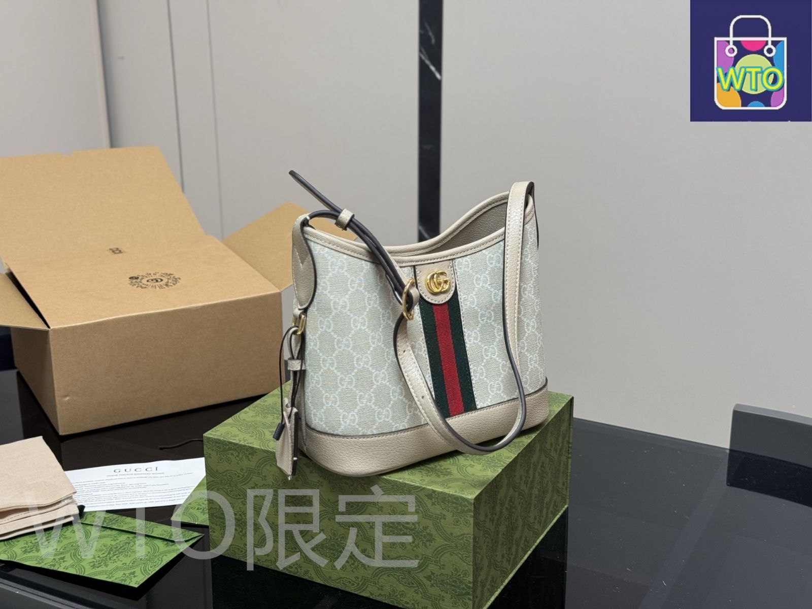 グッチ　大きい箱 今日特価】Gucci グッチ 折りたたみ式ボックスと飛行機型