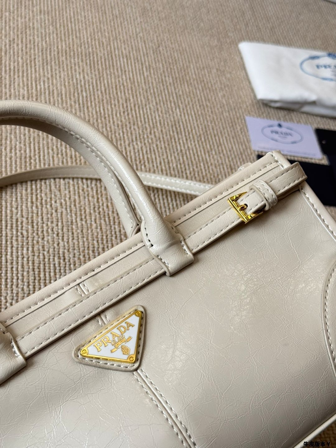 PRADA ハンドバッグ [ビンテージ] 値段交渉歓迎 今日特価】Vintage Prada ヴィンテージ プラダ ハンドバッグ（32