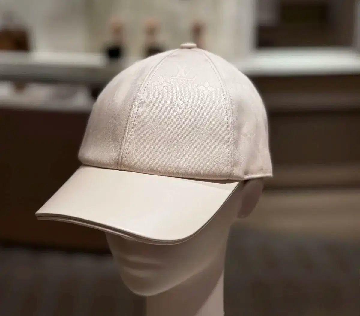 ルイヴィトン ファースト ロゴ コットン キャップ レディース ホワイト