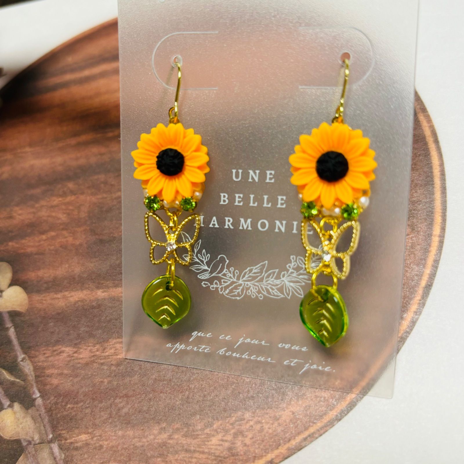 ひまわりのピアス/イヤリング ハンドメイド ※チャーム/キーホルダー