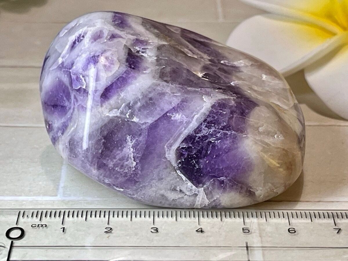 安眠の石✨ シェブロンアメジスト ケープ 紫水晶 握り石 タンブル 原石