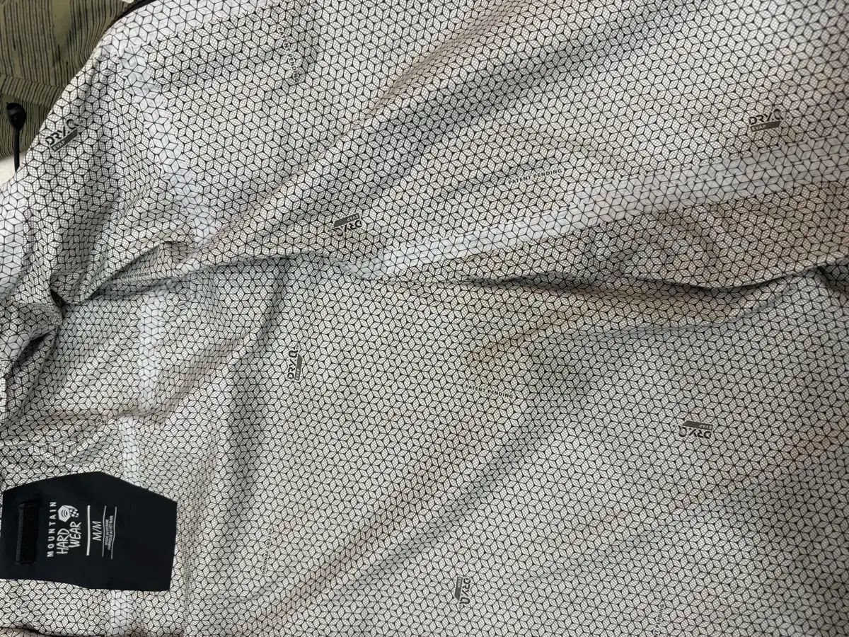 Mountain Hardwear マウンテンハードウェア プラズモニック ウィンドブレーカー 防風 防水