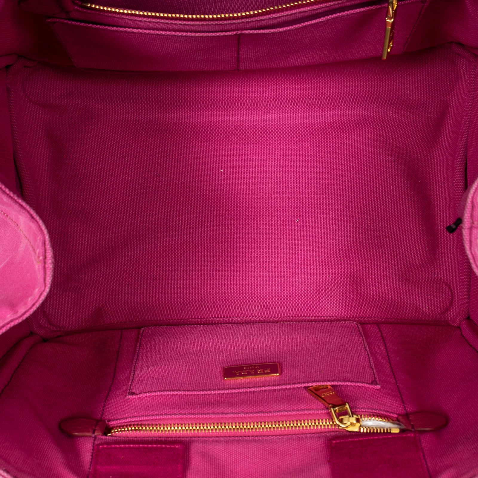 PRADA プラダミディアム