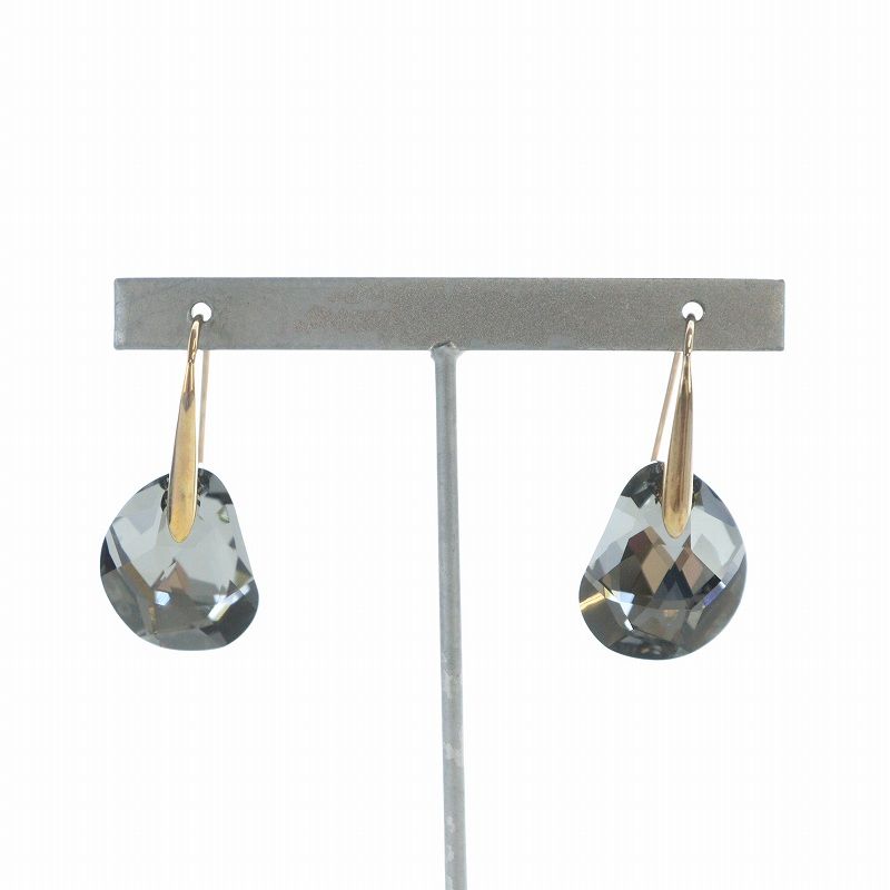 スワロフスキー　両耳　ピアス スワロフスキー SWAROVSKI ピアス アクセサリー 両耳用 ランダムカット