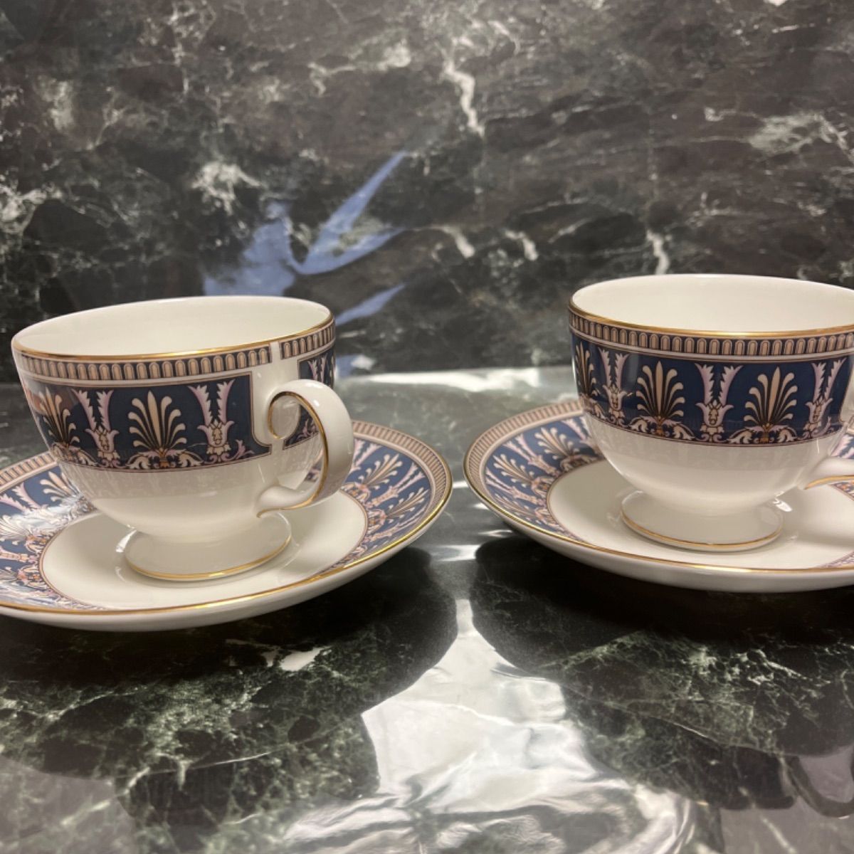 WEDGWOOD ウェッジウッド 黒壺 カップ&ソーサー2客 - メルカリ