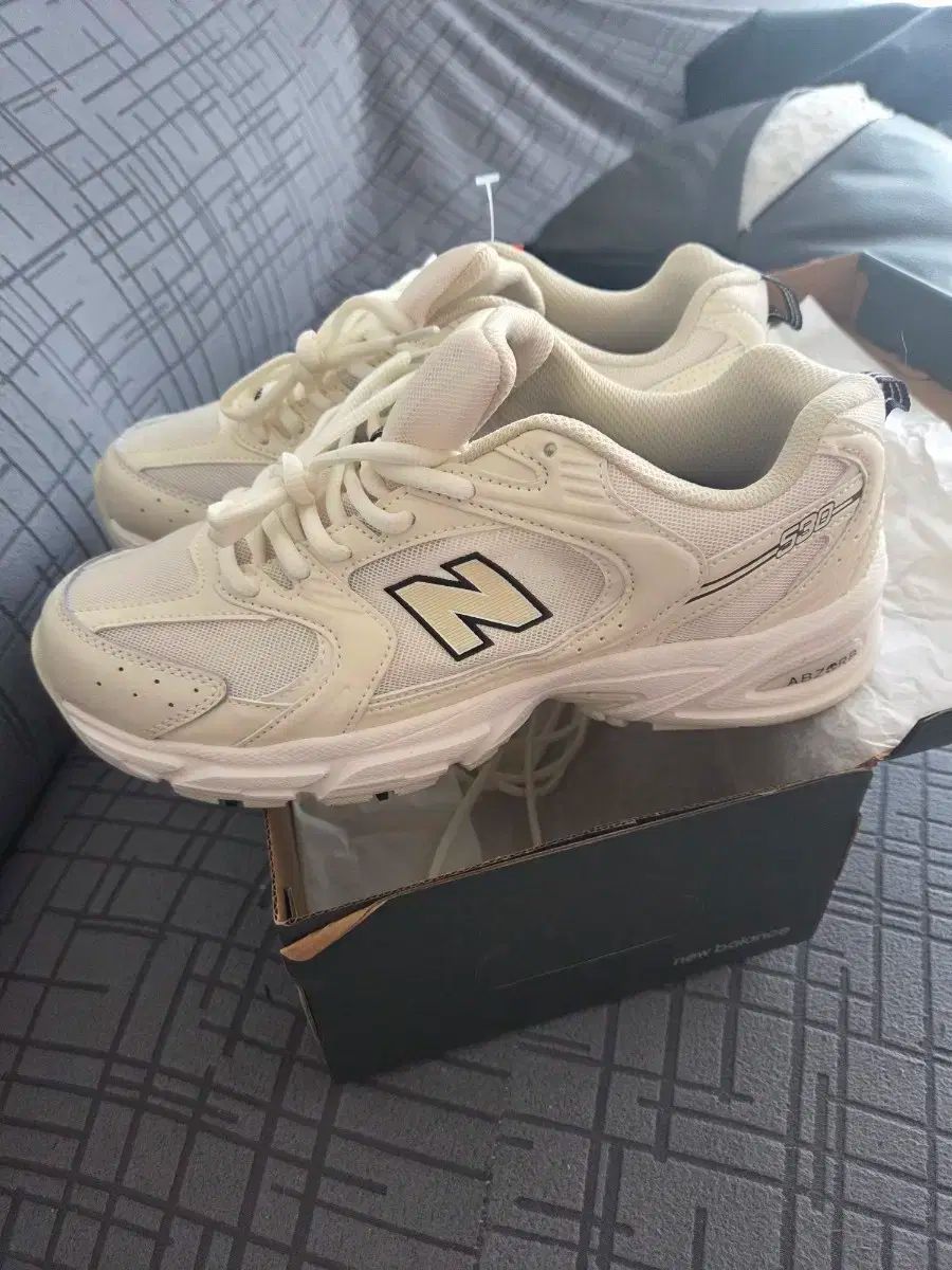 New Balance(ニューバランス) 530 アイボリー スニーカー - メルカリ
