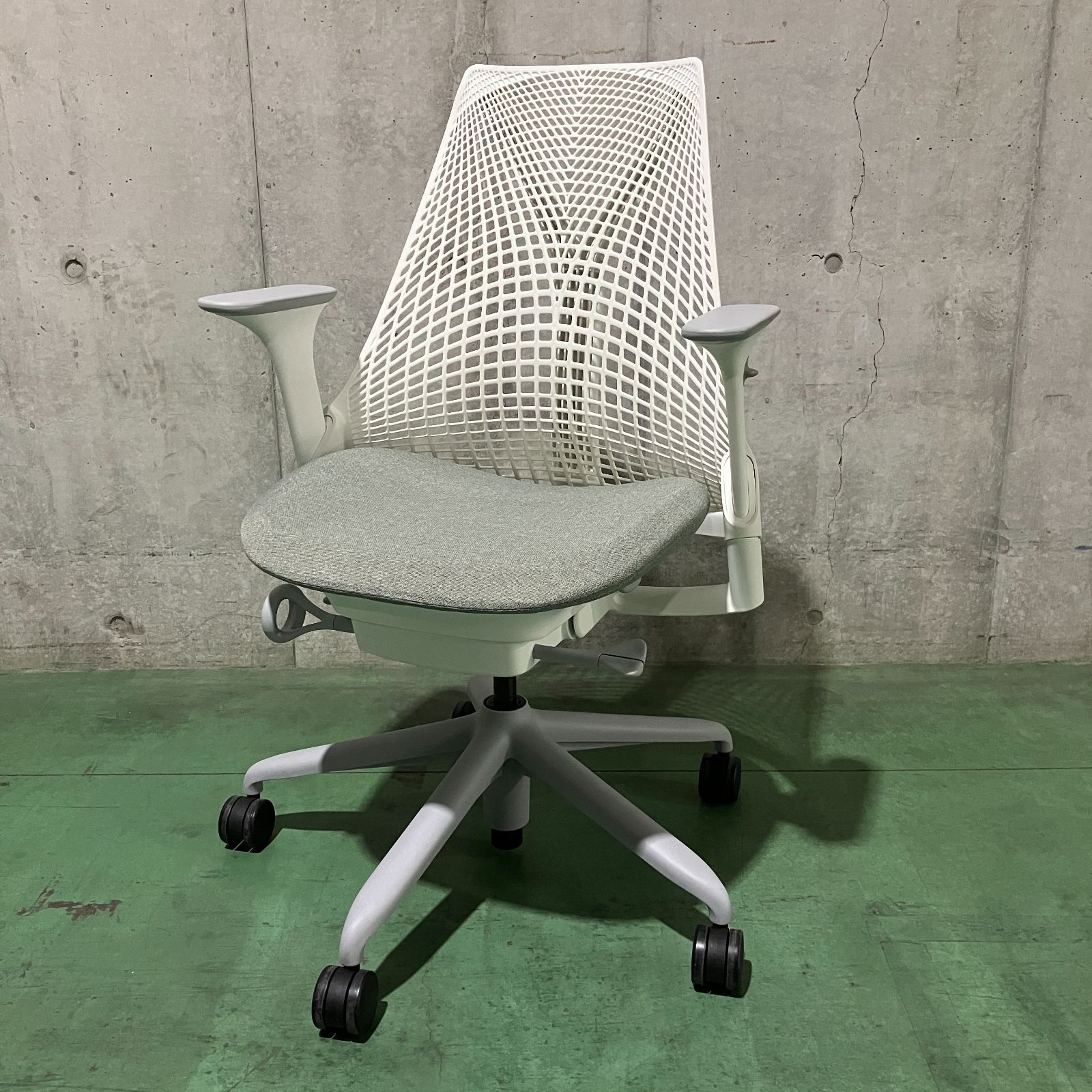 中古品】 2021年製 SAYL CHAIR セイルチェア 前傾チルト有り ホワイト 