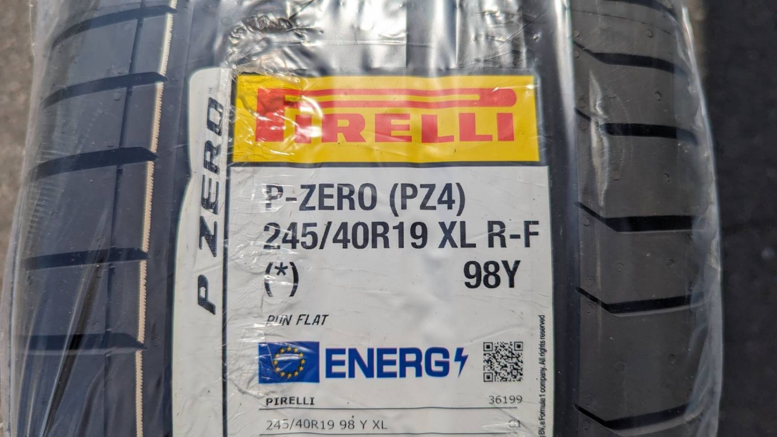 Basser100 ピレリP-ZERO(PZ4) 245/40R19 Opony letnie Pirelli P Zero (PZ4) 245/40R19 98Y XL FR J