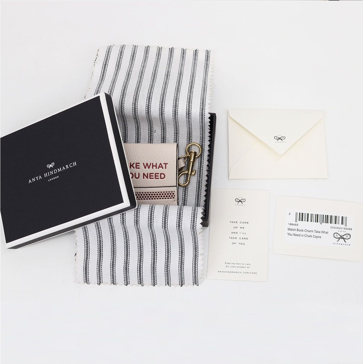 □ANYA HINDMARCH アニヤハインドマーチ 5050925199469 ブック