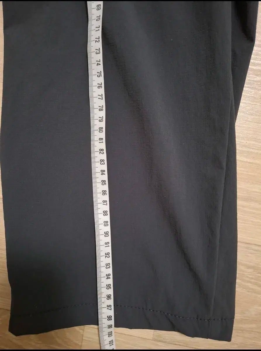  UNIQLO ユニクロ ギアパンツ ダーク グレー カーキ オリーブ L 2 蜂 ジョガーパンツ スウェットパンツ パンツ