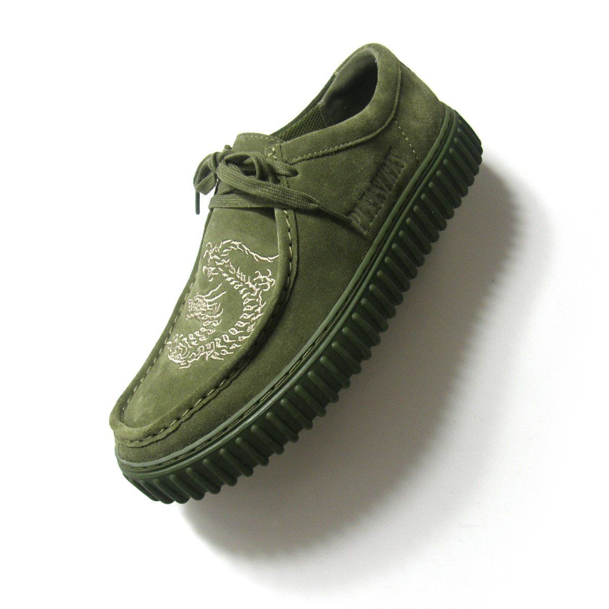 Clarks × PLEASURES クラークス × プレジャーズ Torhill DRGNLo トーヒルドラゴンロー スエードレザーシューズ オリーブ ｜ オールシーズン