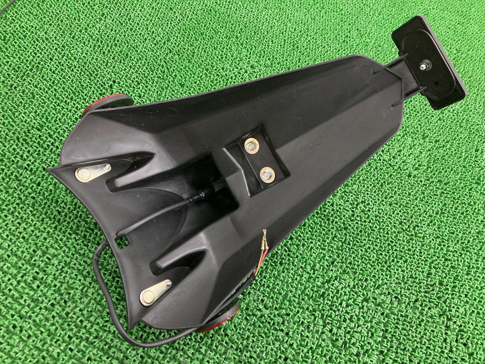 鈴木 ZX-14R リアフェンダー 35019-0043 カワサキ 純正 中古 バイク 部品