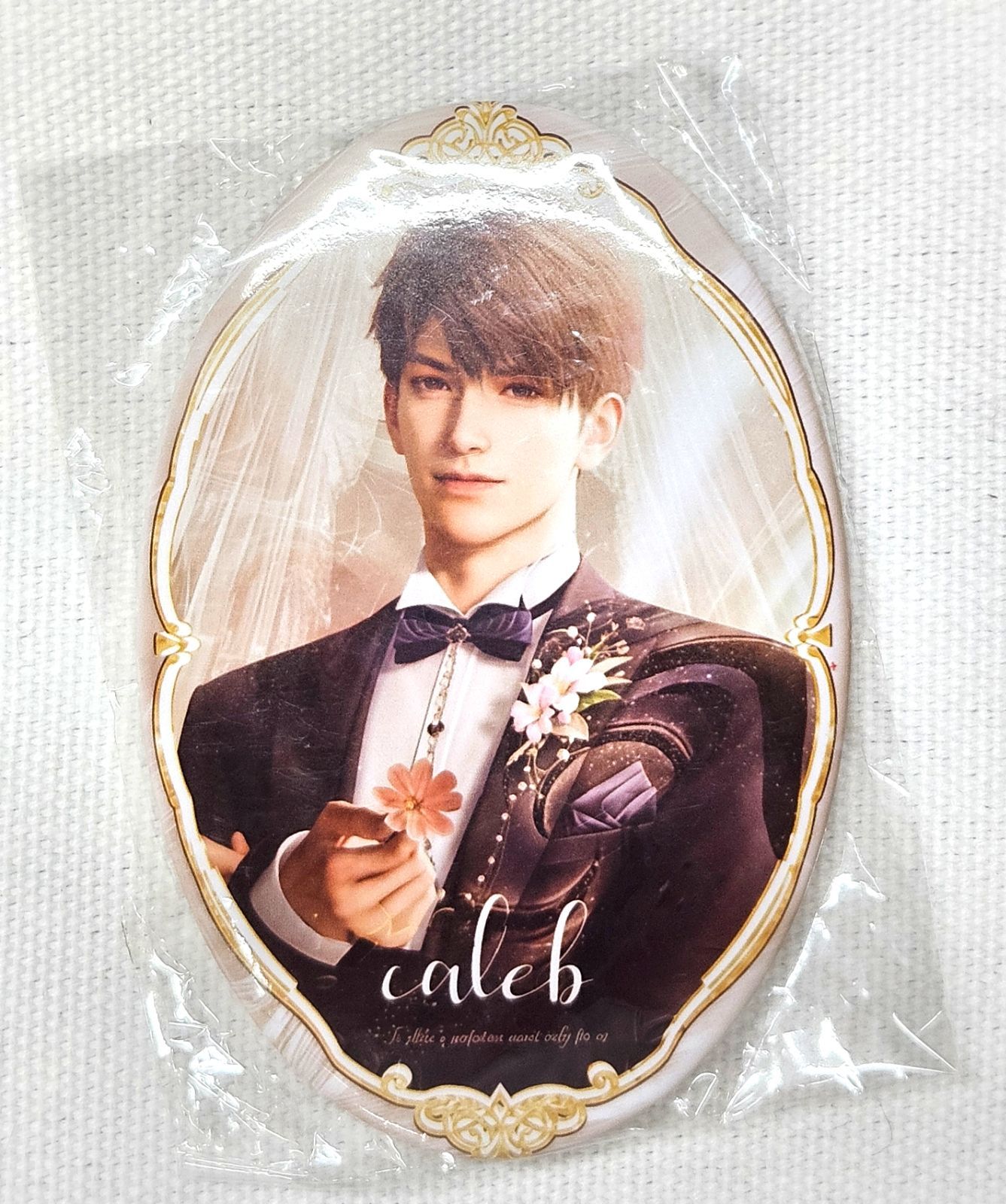 恋と深空 マヒル 深空の見届けの下に 缶バッジ 楕円形 大きめサイズ 痛