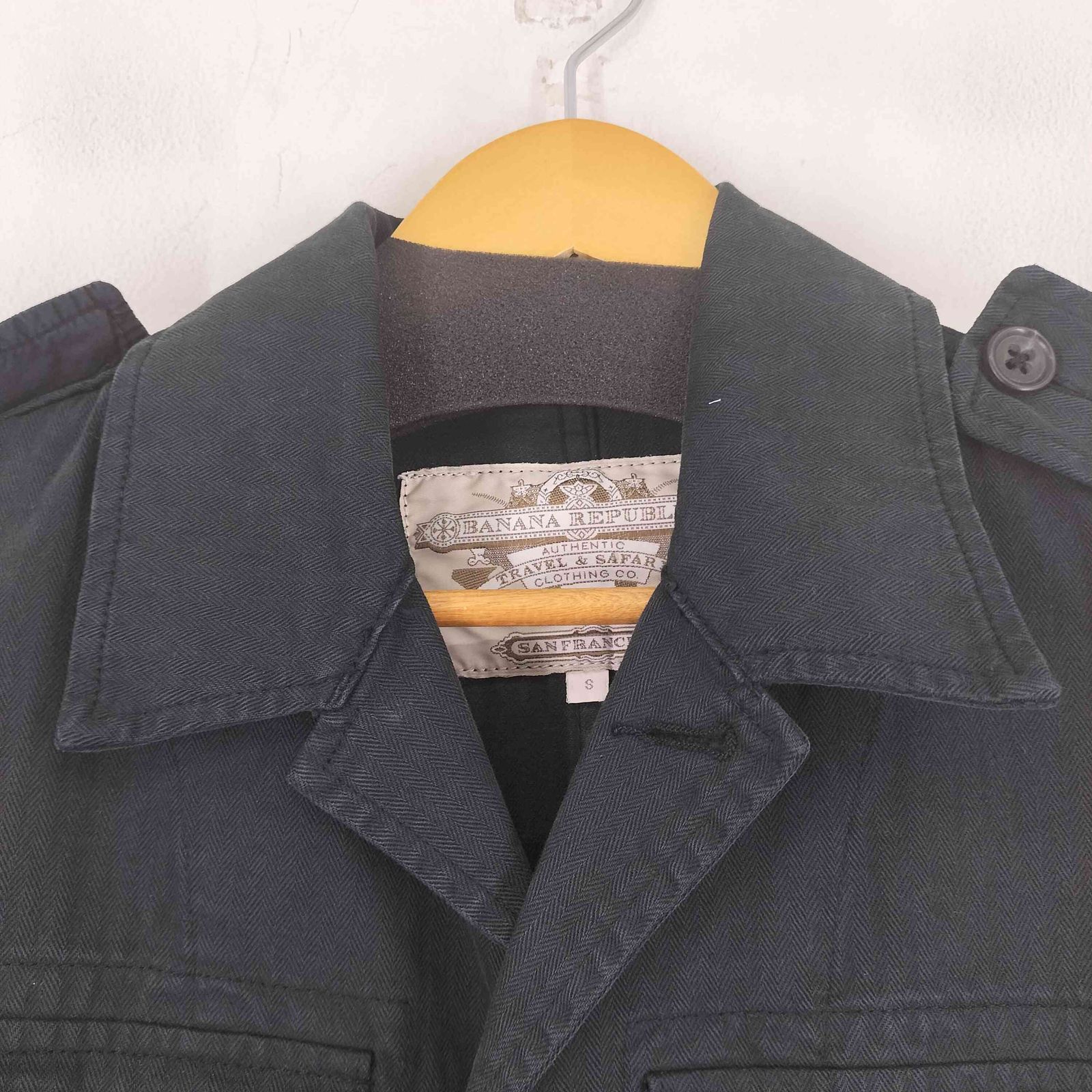 BANANA PEPUBLIC jacket デザイン ナイロンジャケット 古着 Banana Republic Green and Blue Bomber Jacket with Floral Design