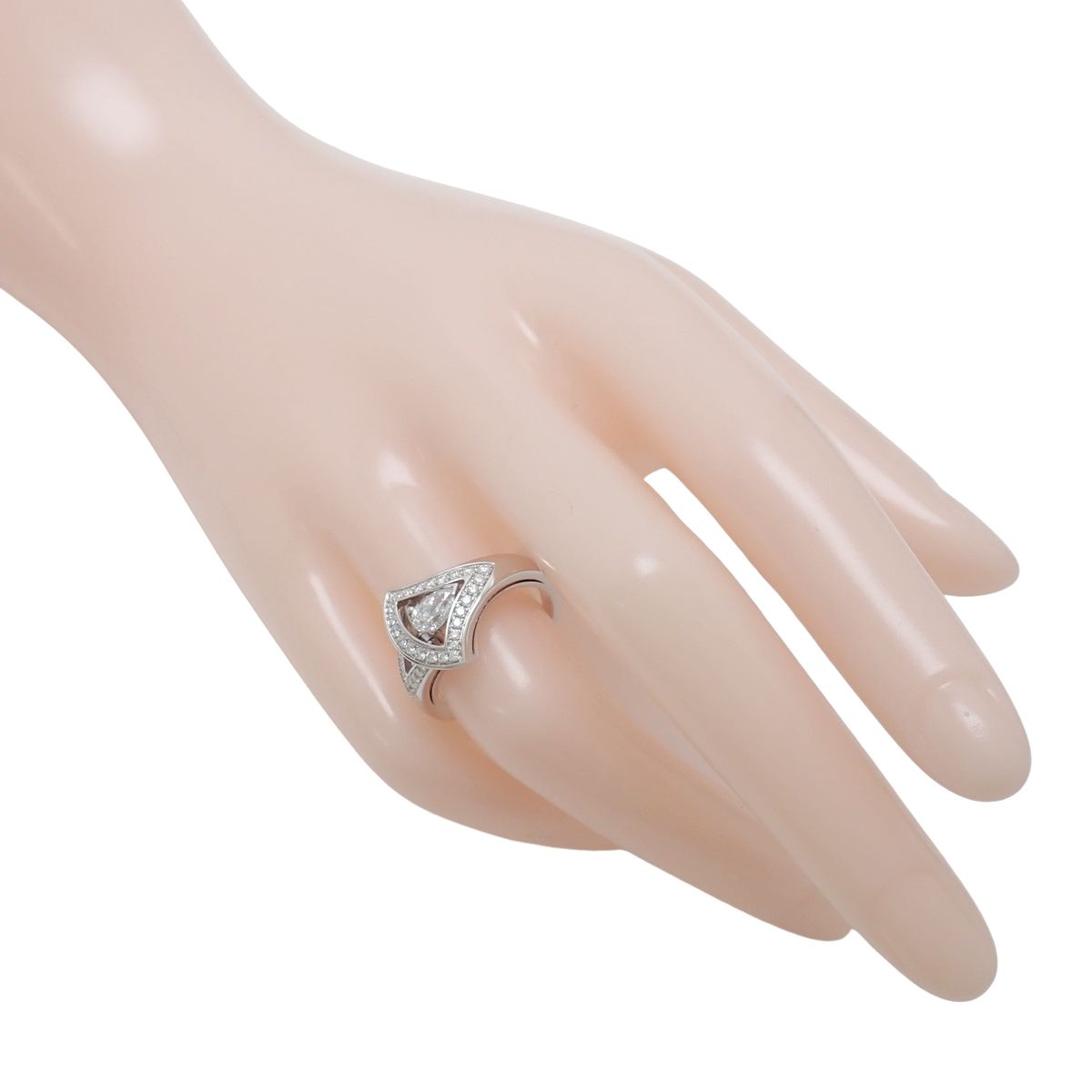 W G.K18.ダイヤモンド、指輪（ 未使用)N o.1370. W G.K18.ダイヤモンド、指輪（ 未使用)N o.1370. W G.K18.ダイヤモンド