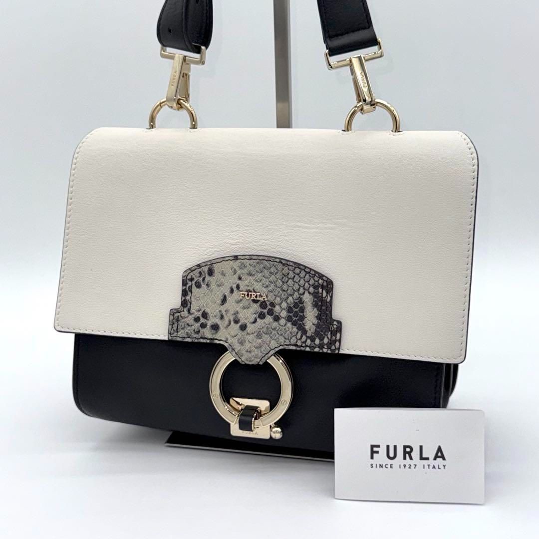 【極美品】FURLA SCOOP リバーシブル ハンドバッグ レザー ブラック 極美品】FURLA SCOOP リバーシブル ハンドバッグ レザー