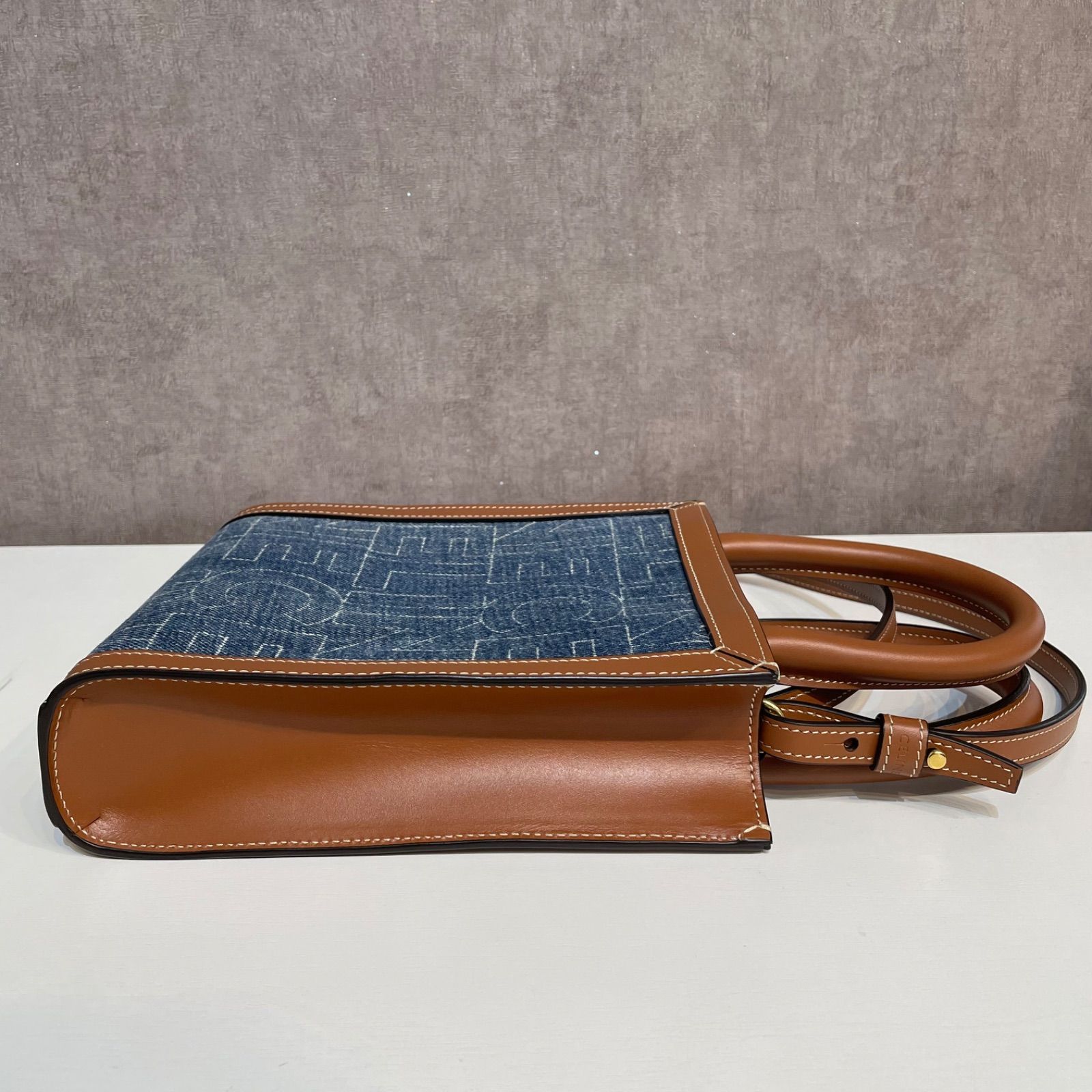 CELINE★ミニ バーティカル カバ 全面ロゴ デニム★すぐ届く！ CELINE セリーヌ ミニパーティカル カバ デニム 美品 - メルカリ