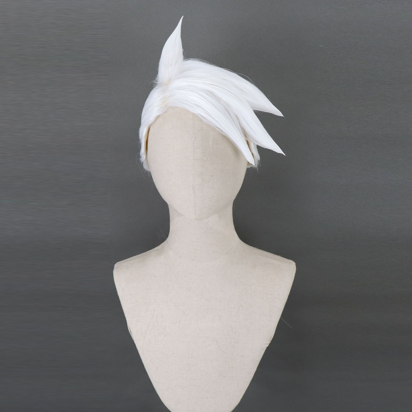 お取寄せ商品 納期ご相談下さい コスプレ耐熱ウィッグ オーダー キャラクター造形ウィッグ ホワイト 一つ結び ロング ウィッグ ポケモン|フリード博士 等