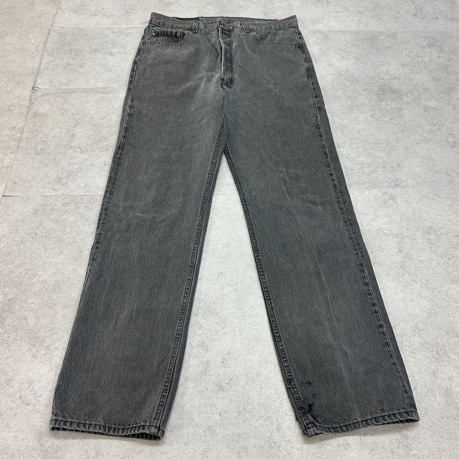 501　王道　ストレート　ボトムス　デニム　古着　ブラック　黒　スミクロ　W36 古着通販】Levi's リーバイス 501 先染め ブラックデニムパンツ