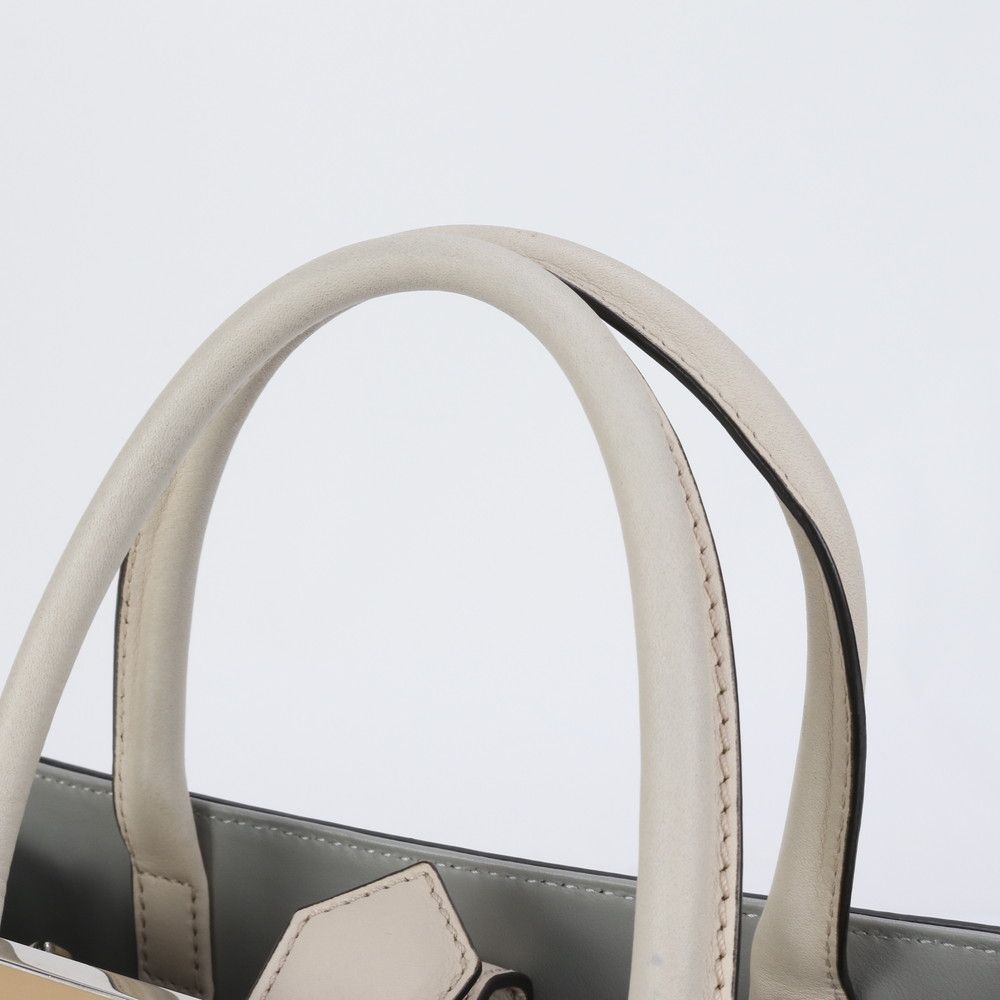 ✨美品✨フェンディ ハンドバッグ 2way プチトゥージュール レザー グレー 楽天市場】FENDI フェンディ プチトゥージュール 8BH253