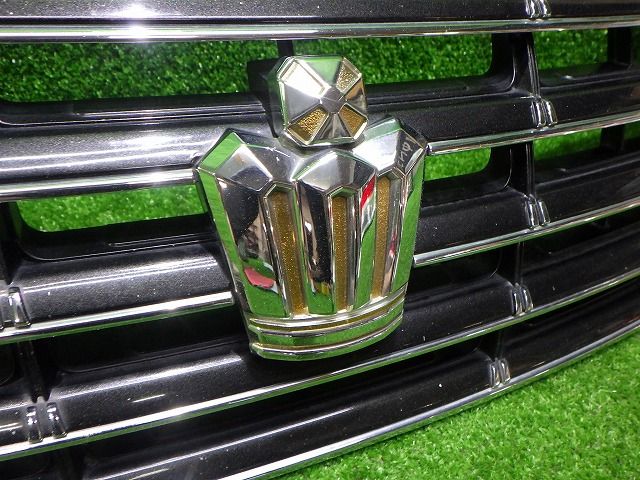 18クラウンロイヤル後期グリル 18クラウン ロイヤル 純正グリル GRS181&frasl;184 前期 後期 53111-30880