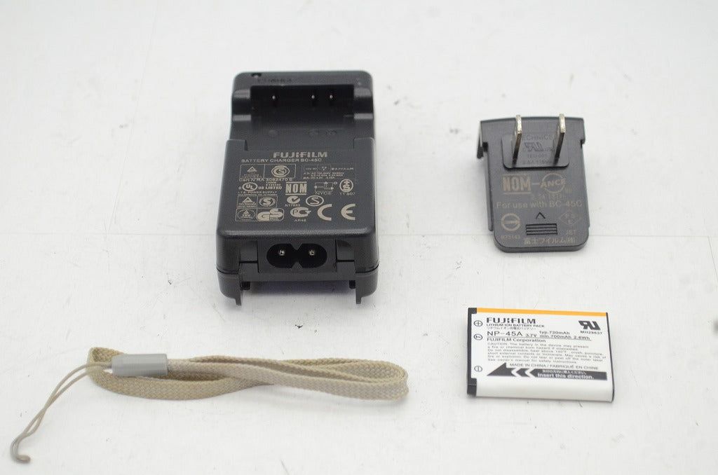 最高 FUJIFILM フジフィルム FinePix Z900EXR コンパクトデジタル