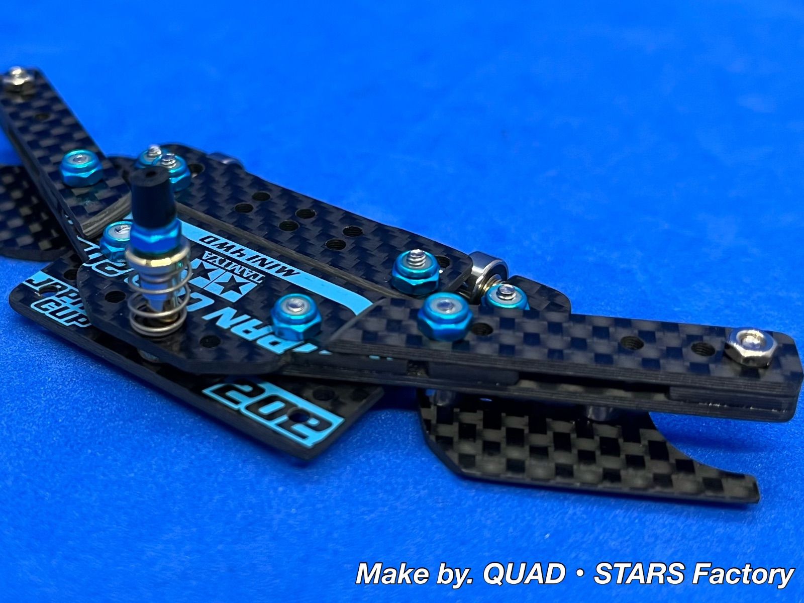 ミニ四駆・カスタムパーツ】リヤスキッドローラー J-CUP2021／カーボン