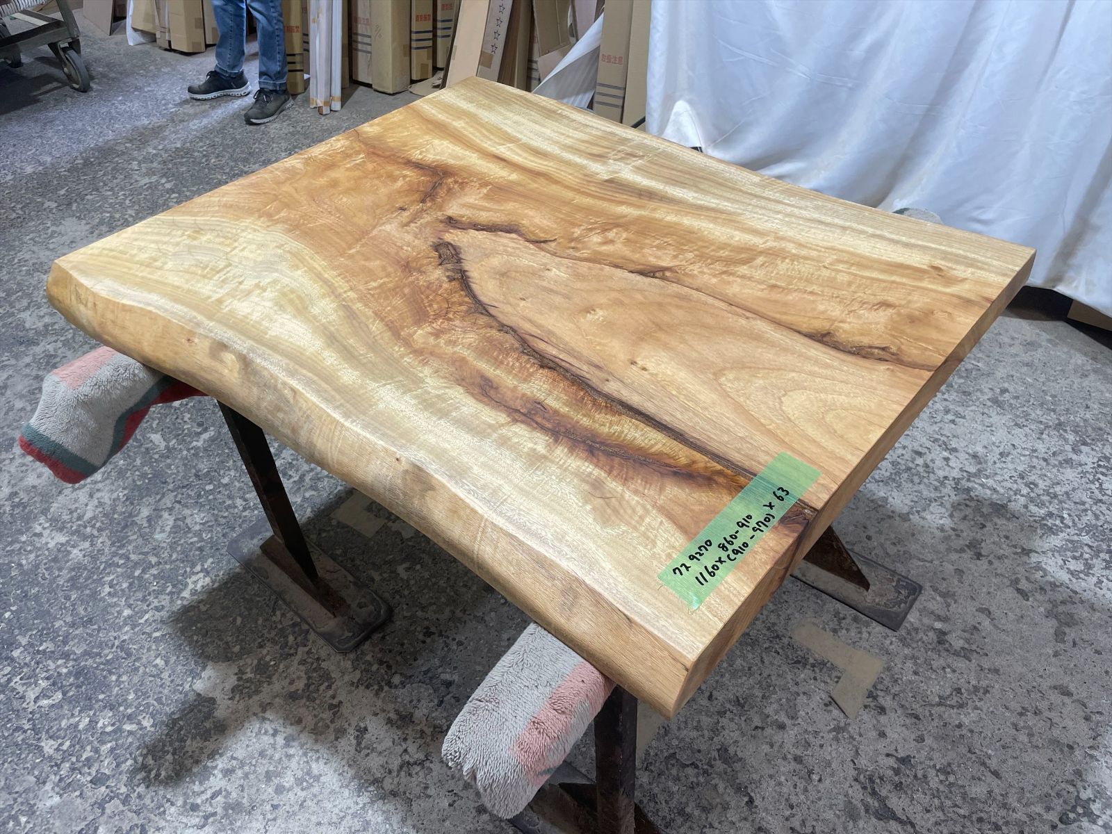 クス9270 楠 一枚板無垢材 1160x860-910x63mm ダイニングテーブル ローテーブル センターテーブル 天板 樟 くすのき