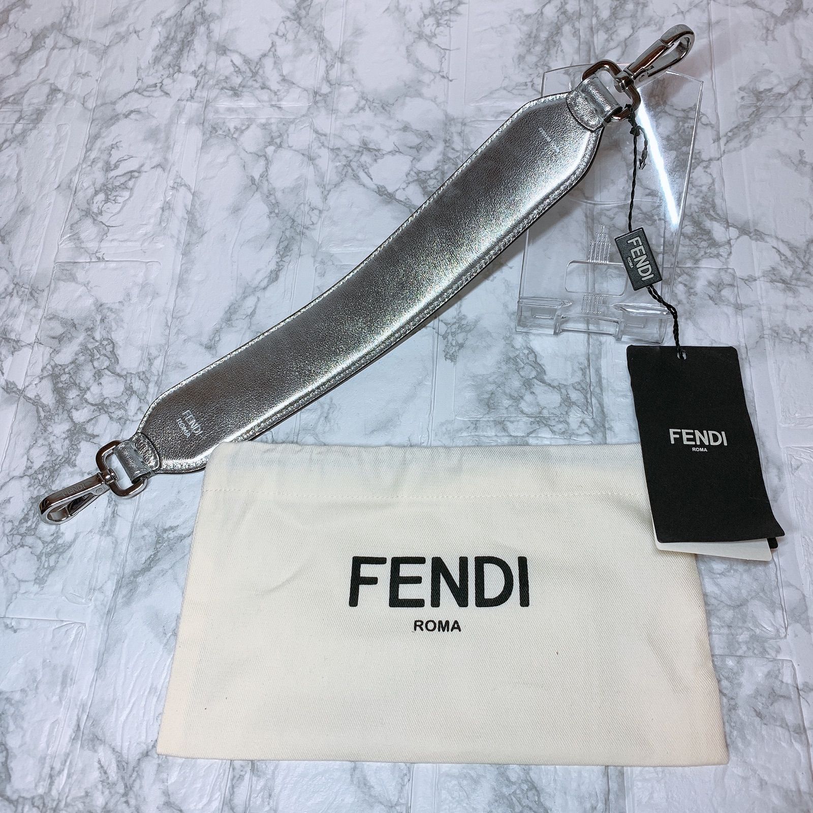 ☆ 定価62,700円☆激レア【新品】FENDI ストラップユー ズッカ柄 ...