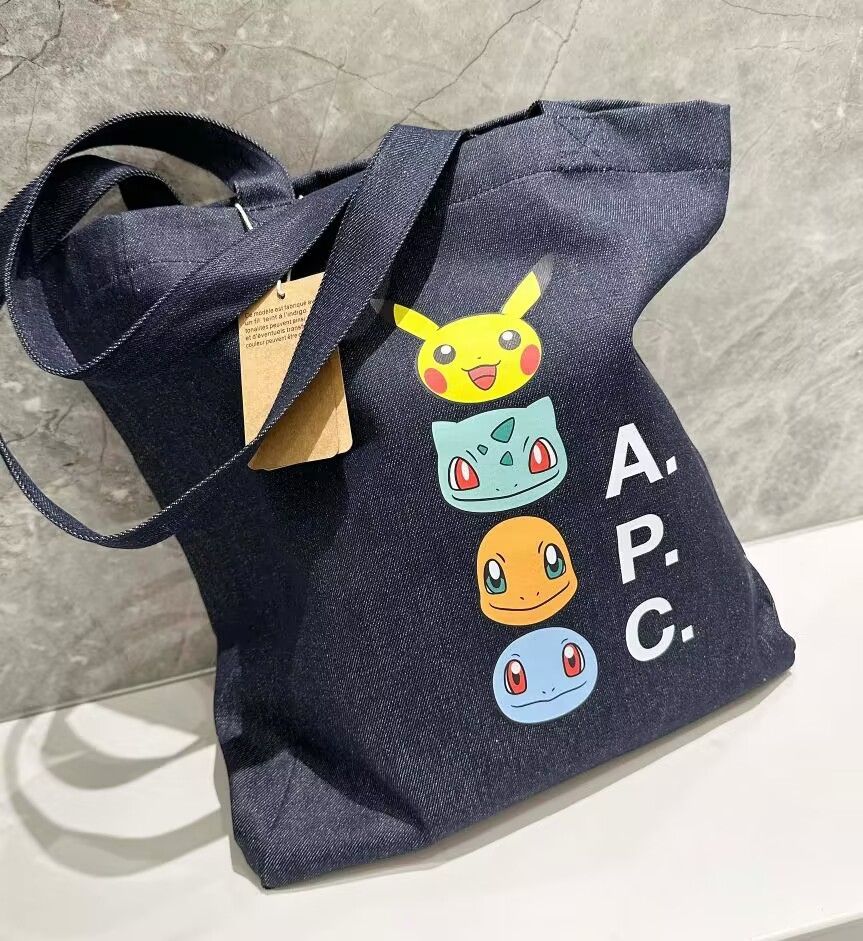 新品 A.P.C.（アーペーセー）ポケモン トートバッグ男女兼用 - メルカリ