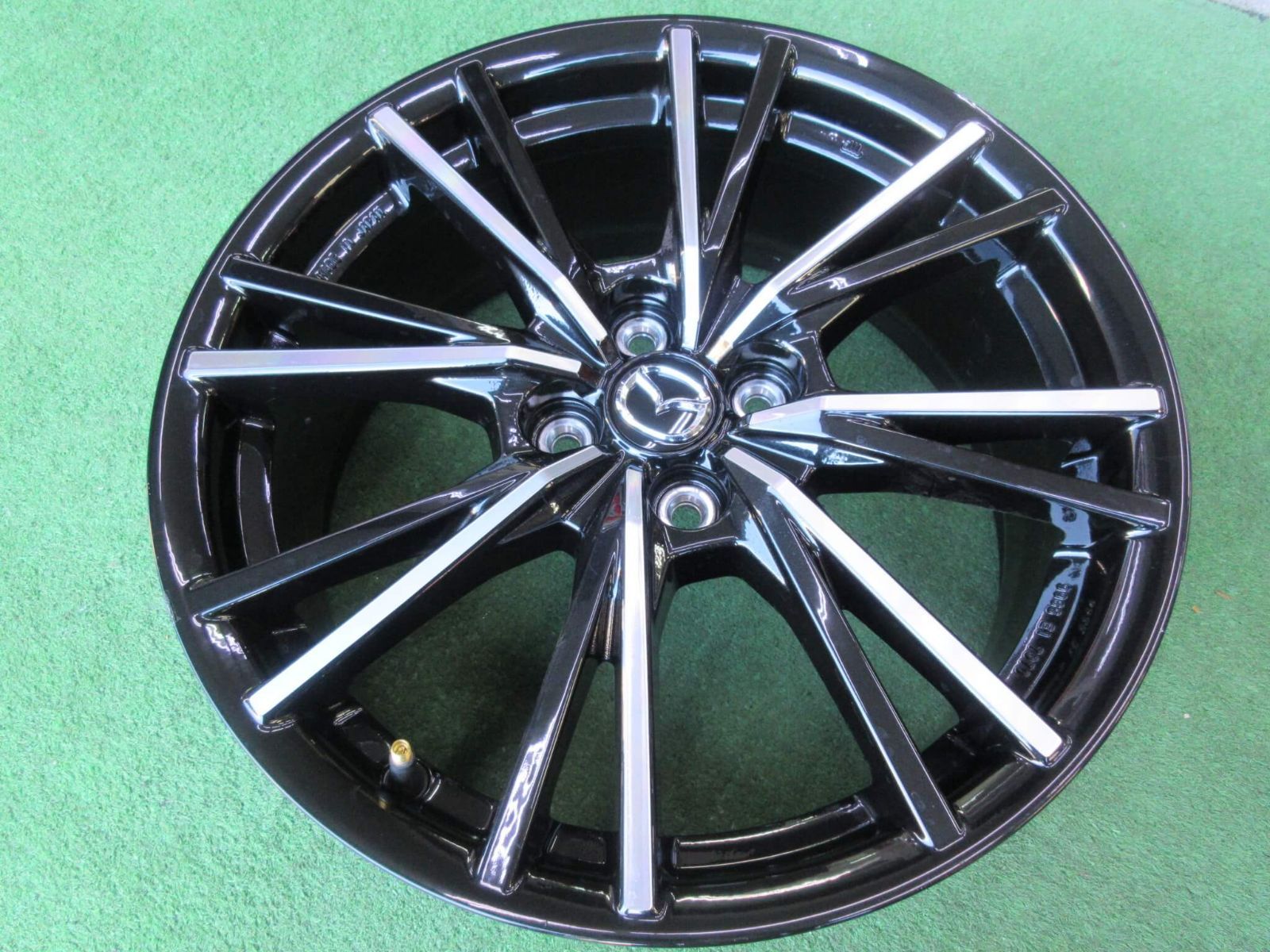 マツダ ND系ロードスターRF純正ホイール 7J-17 4H100. +45 新車