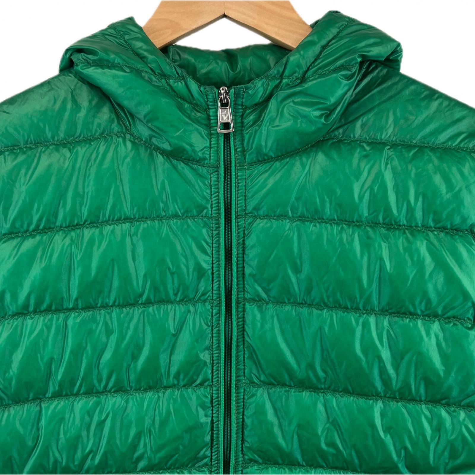 Moncler グリーンダウンジャケット フード付き 中古・古着通販】MONCLER (モンクレール) ダウンジャケット