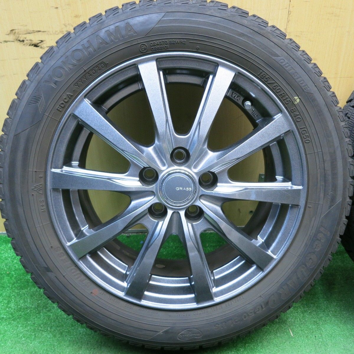 バリ溝！キレイ！9分☆スタッドレス 185/60R15 ヨコハマ アイスガード