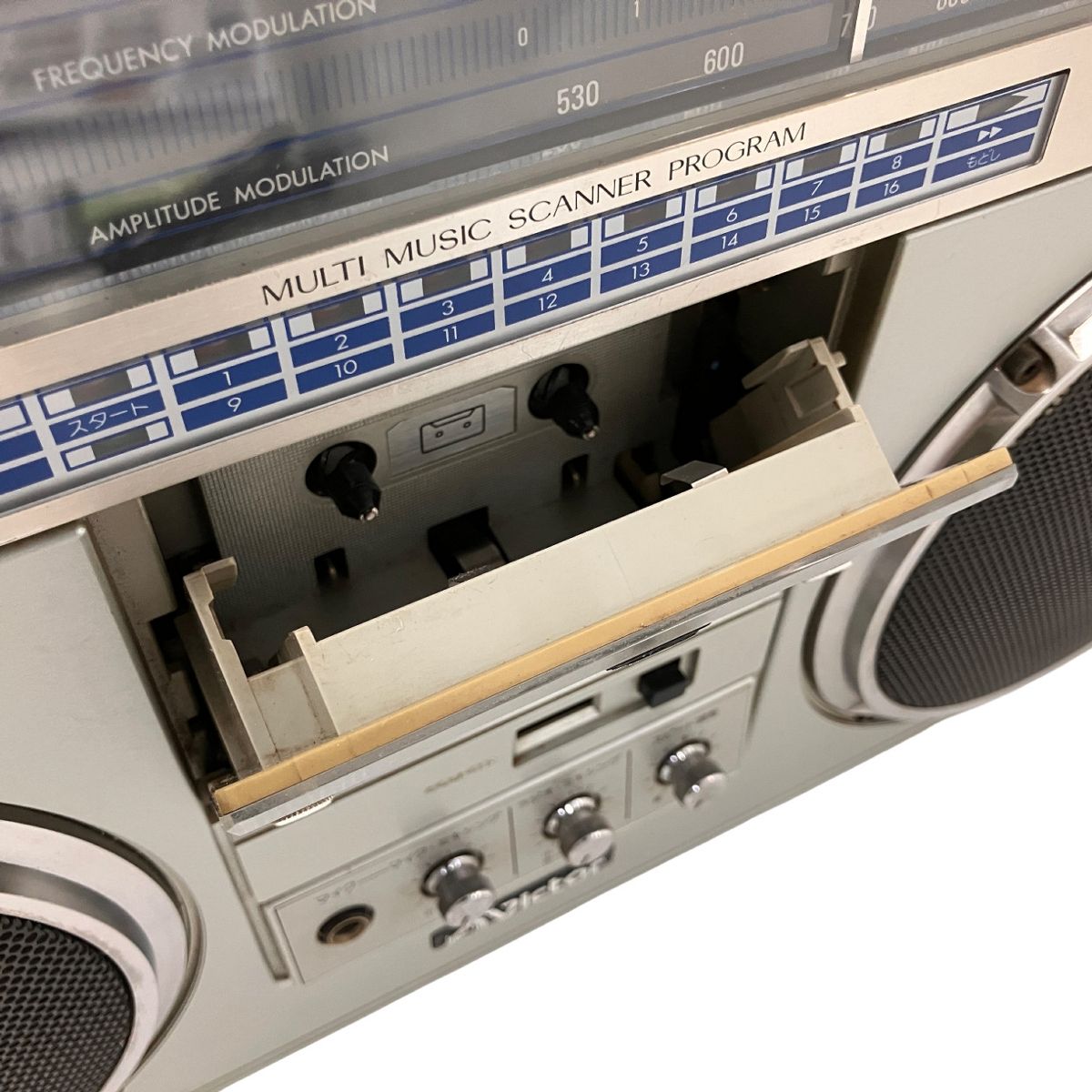 ラジオカセット