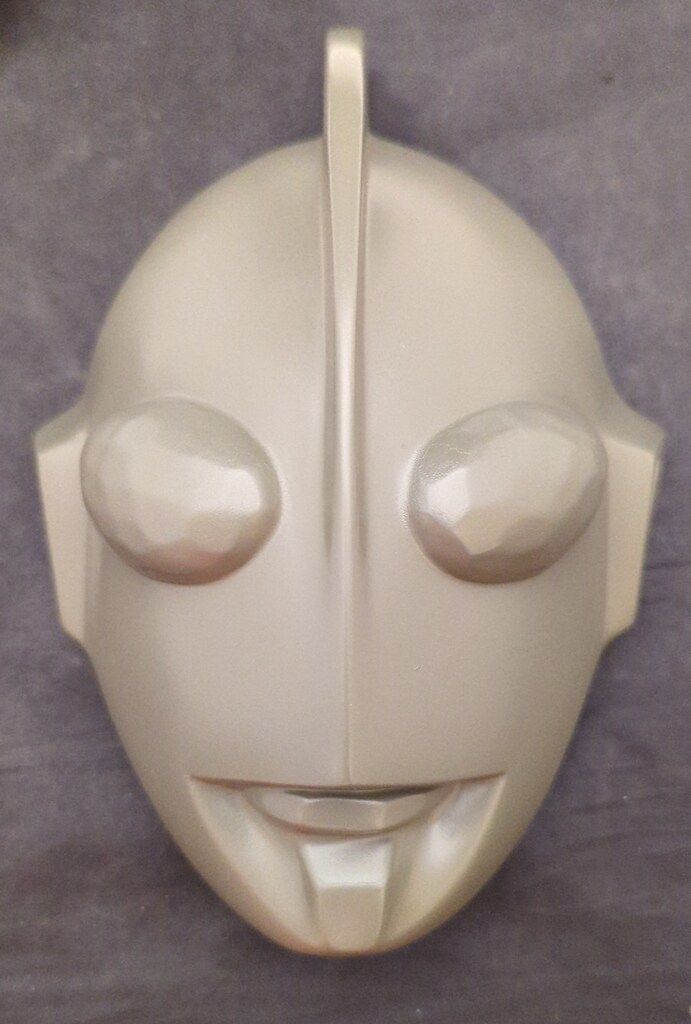 M1号 ウルトラマン マスク 黒台座付 佐々木明 サイン入り - NEWS