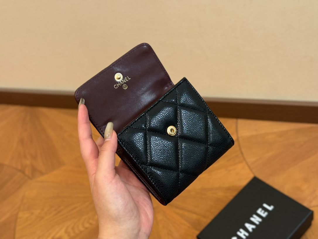 プレゼントにも自分用にも★ CHANEL ショートウォレット プレゼントにも自分用にも☆ CHANEL ショートウォレット