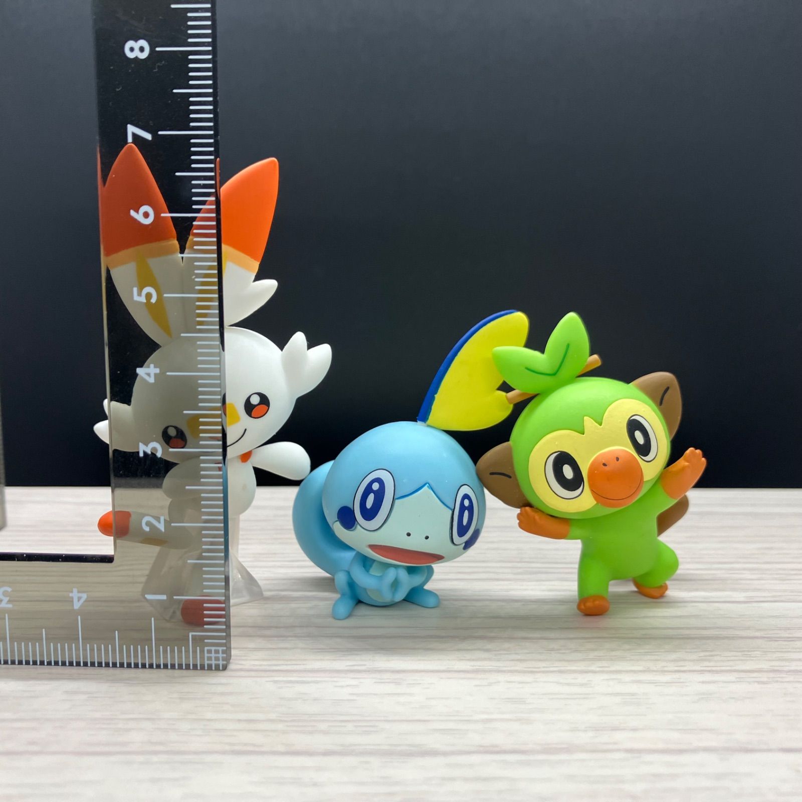 ヒバニー サルノリ メッソン 3枚セット ポケモン』サルノリ、ヒバニー、メッソンの3体がコロッと