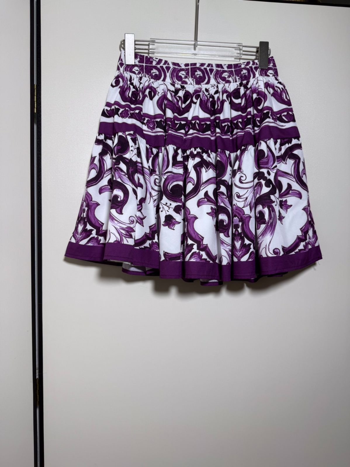 【関税込み】Dolce&Gabbana パープル ミニスカート 今日特価】Dolce&Gabbana Purple Majolica Crop Top & Mini
