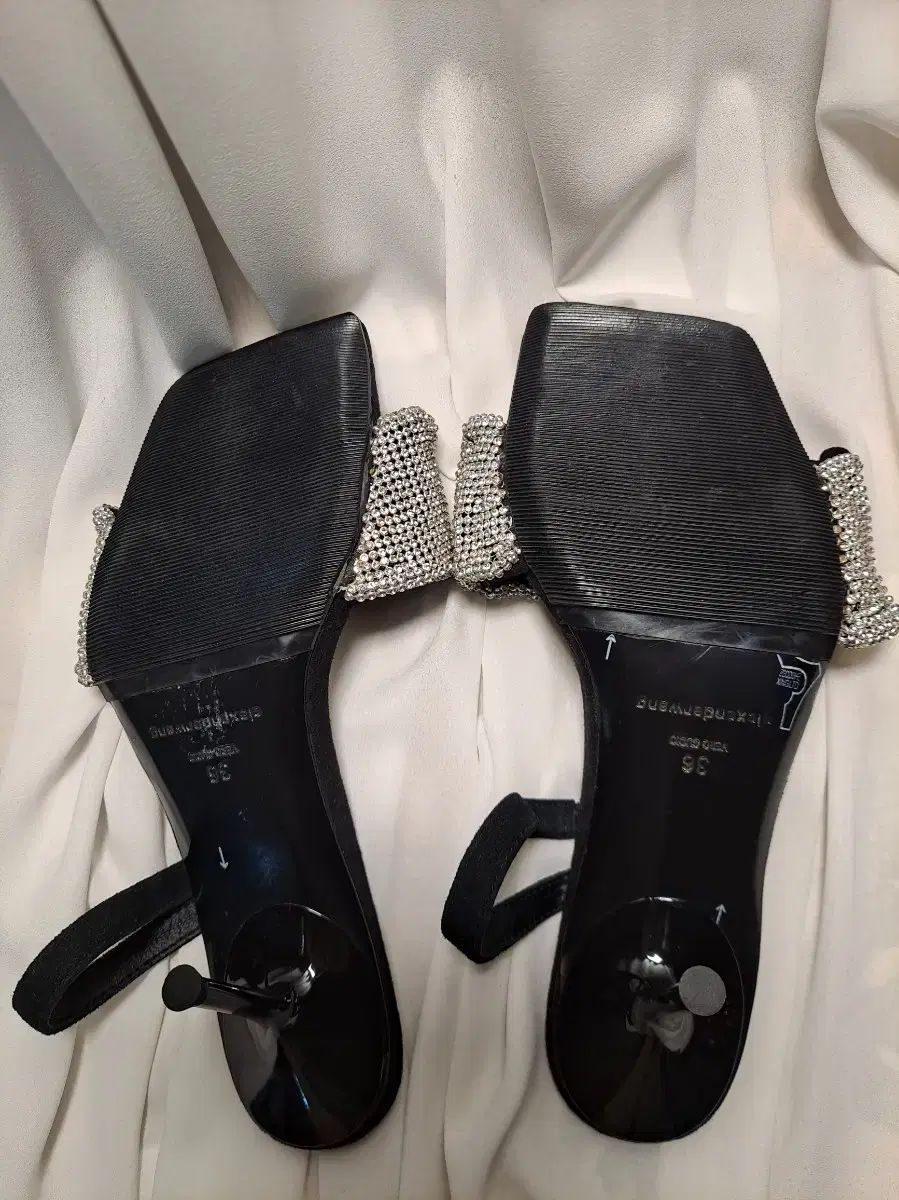 Alexander Wang*アレキサンダーワン* サテンクリスタル サンダル Alexander Wang - ALEXANDER WANG クリスタルサンダルの通販 by