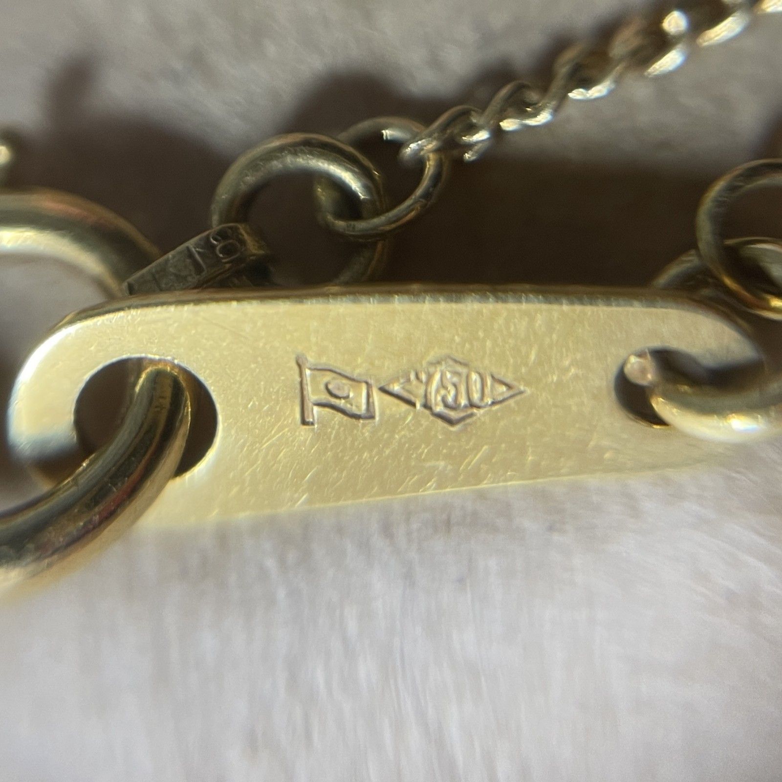 ☆ K18刻印/750刻印 造幣局ホールマーク 18金 トップス付き