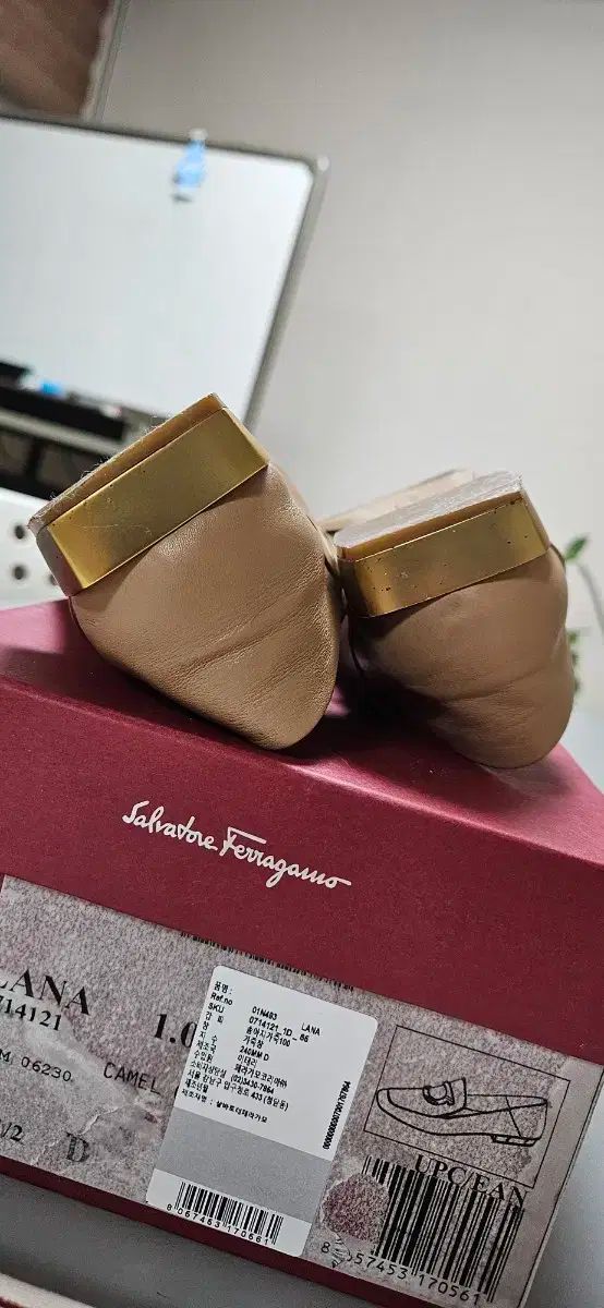 FERRAGAMO フェラガモ