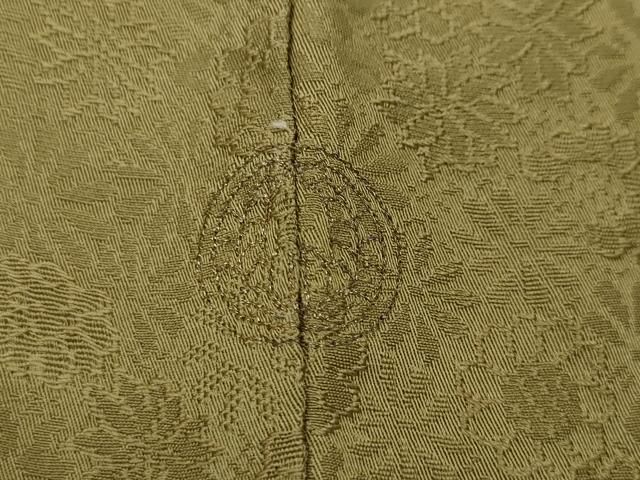 上質な色無地 草花地紋