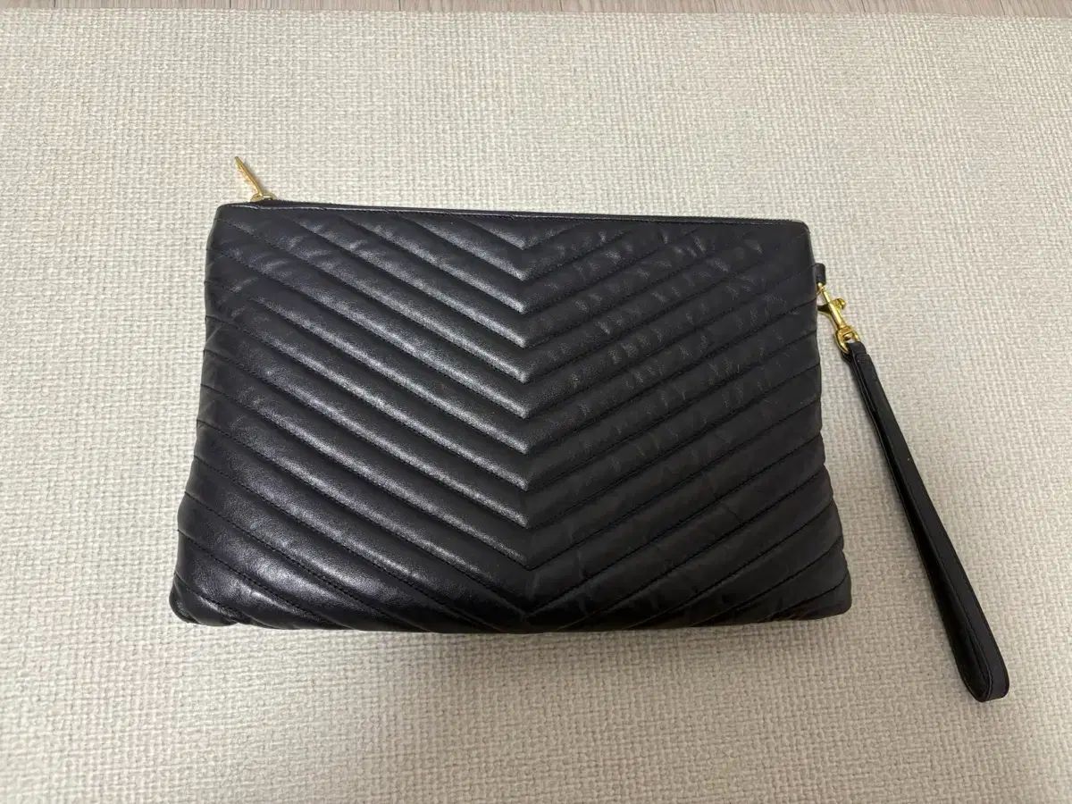 サンローラン クラッチバッグ ミディアム