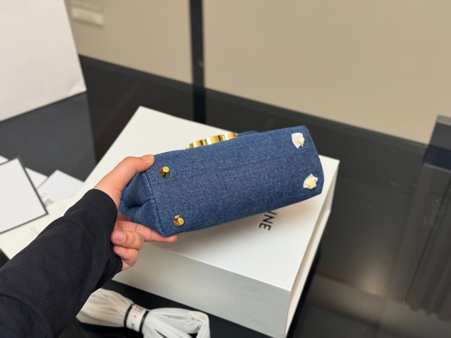 CELINE オノリン ミニ バッグ 上品かつ象徴】CELINE ティーンオノリンバッグ ≪トリオンフ