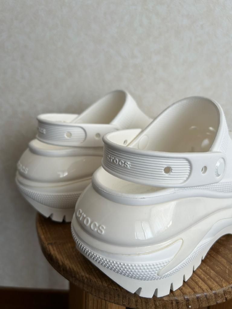 タグ付✨️クロックス メガ クラッシュ クロッグ ホワイト 27cm クロックス メガクラッシュ クロッグ / 厚底 /crocs Mega Crush