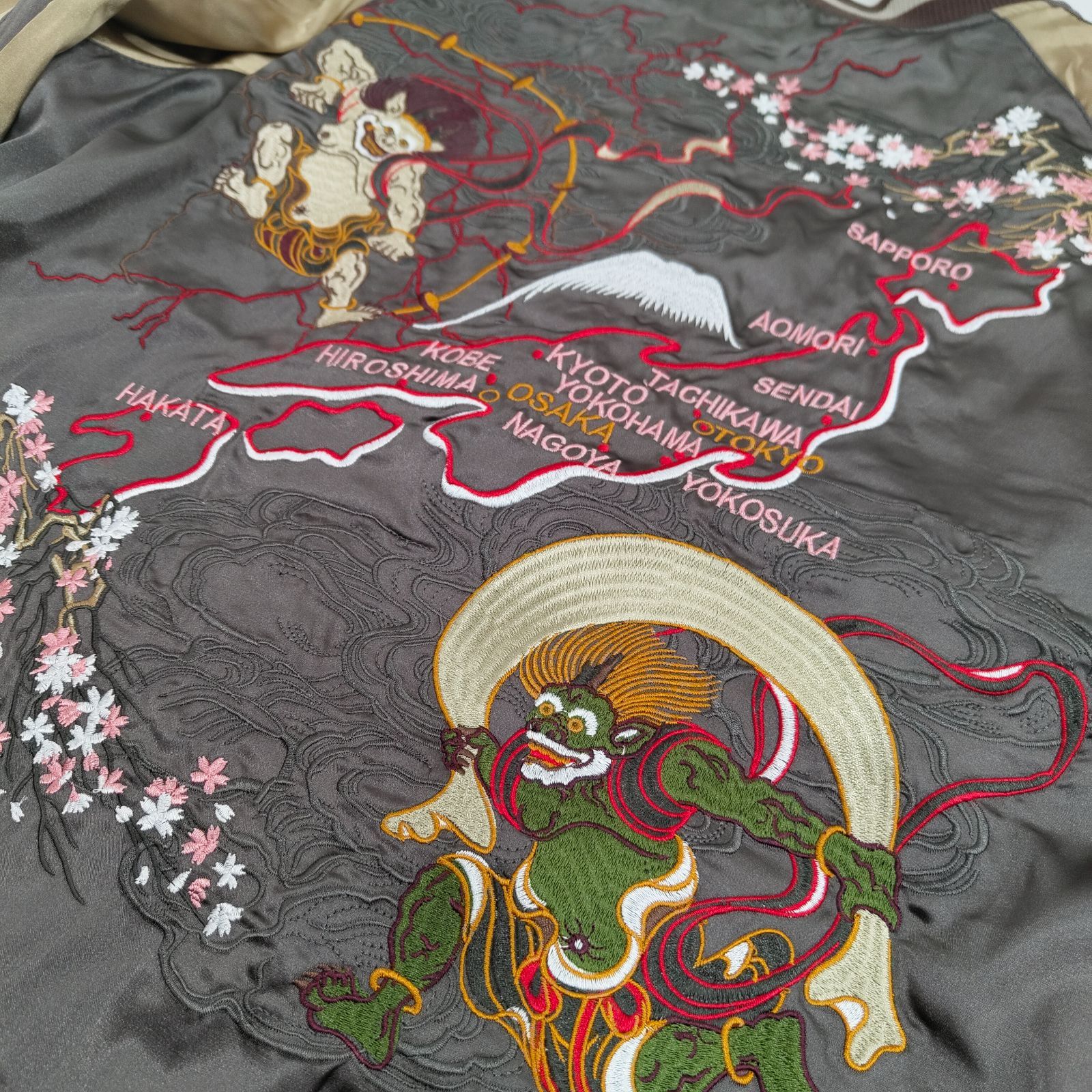 Lサイズ 花旅楽団 ジャパネスク JAPANESQUE 風神 雷神 鯨 リバーシブル スカジャン スーベニアジャケット ボンバージャケット アウター ジャケット メンズ レディース ユニセックス Y2K ブランド 和柄 刺繍 6326602 KANDAIZUMI_COM