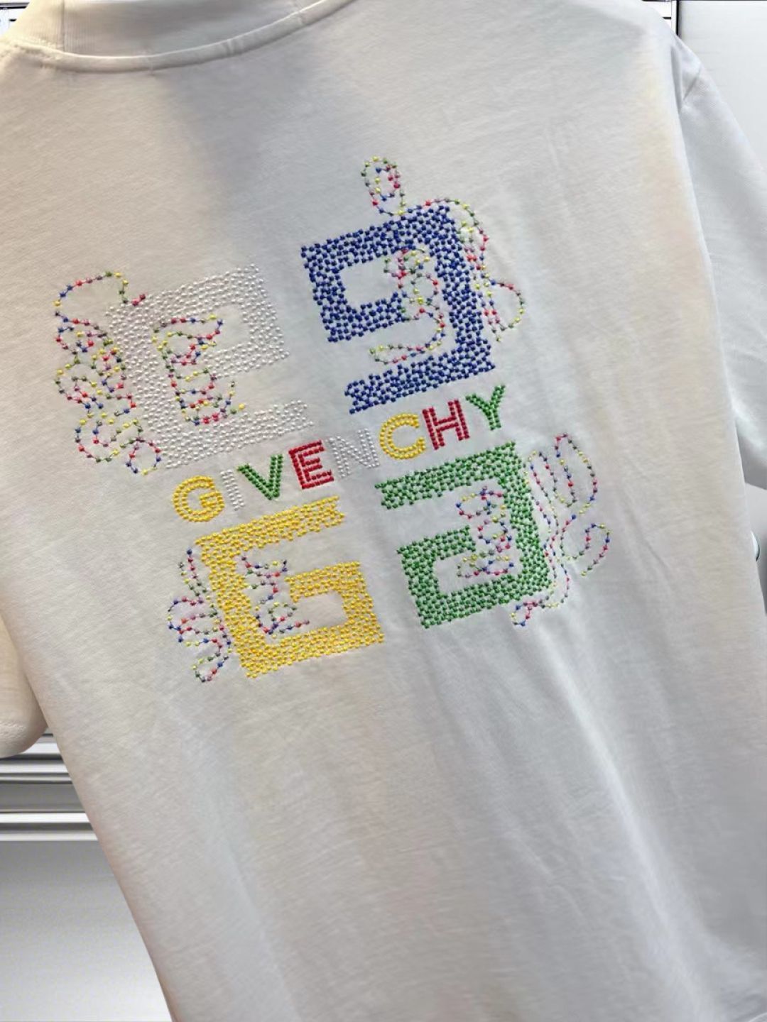 今日特価】GIVENCHY (GVC) 25SS 刺繍ロゴ シャツ - メルカリ