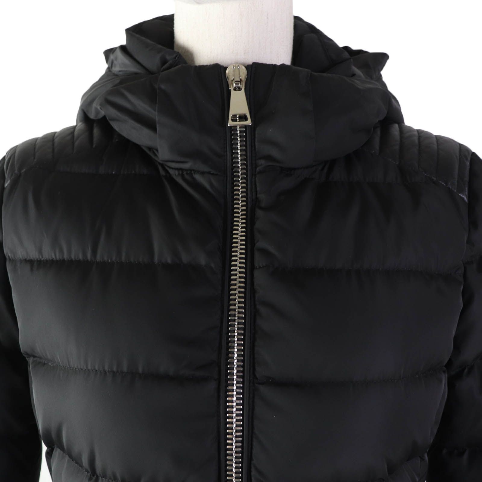 美品☆MONCLER モンクレール OROPHIN レザー使い ロゴワッペン・フード付 ZIP UP ダウンコート ブラック 0 ハンガー付き  レディース - メルカリ